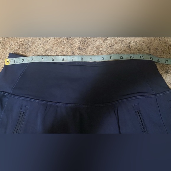 ATHLETA ~
Fairway 18in Golf Skort Skirt
High Rise Navy Blue
Size Medium
New - Picture 6 of 7